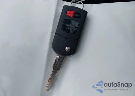 2013 Mazda Mazda3 I Sport из США, поврежденный, VIN JM1BL1UP2D1847826